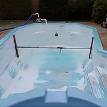 getting-black-spots-on-your-fibreglass-pool