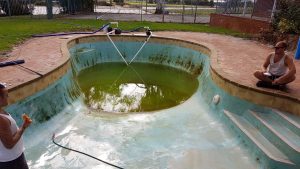 concrete-pool-resurfacing-emptying-the-pool