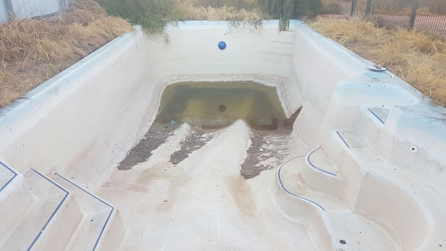 fibreglass pool repair