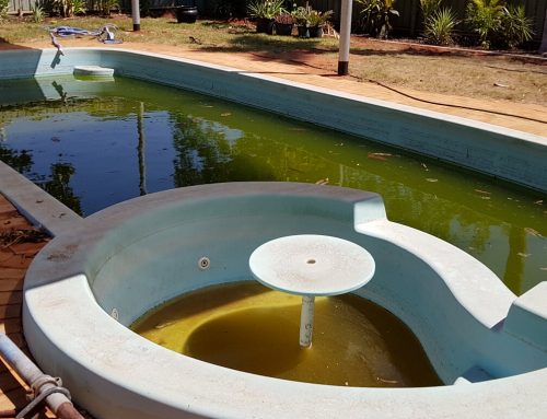 Large fibreglass pool renovation in South Hedland (before) – September 2018.